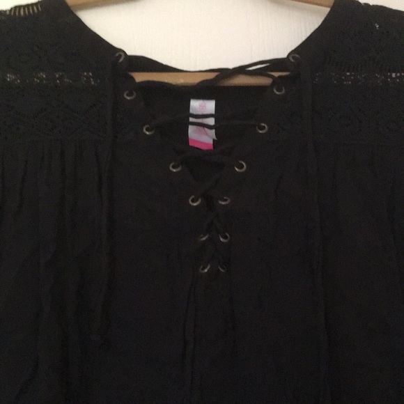 Women’s tie up blouse - Picture 2 of 2